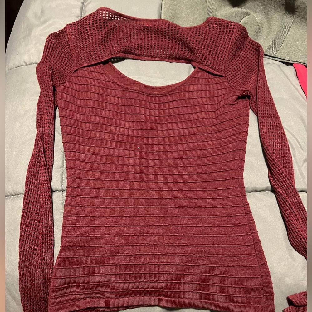 **NEW LISTING!!** burgundy Guess sweater with cut out and mesh like sleeves